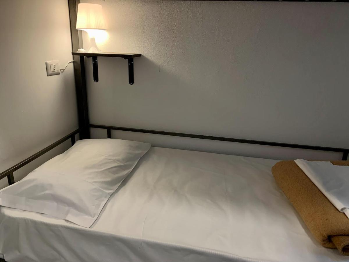 Single Bed Mixed Dormitory Room,1204398373:JPEG